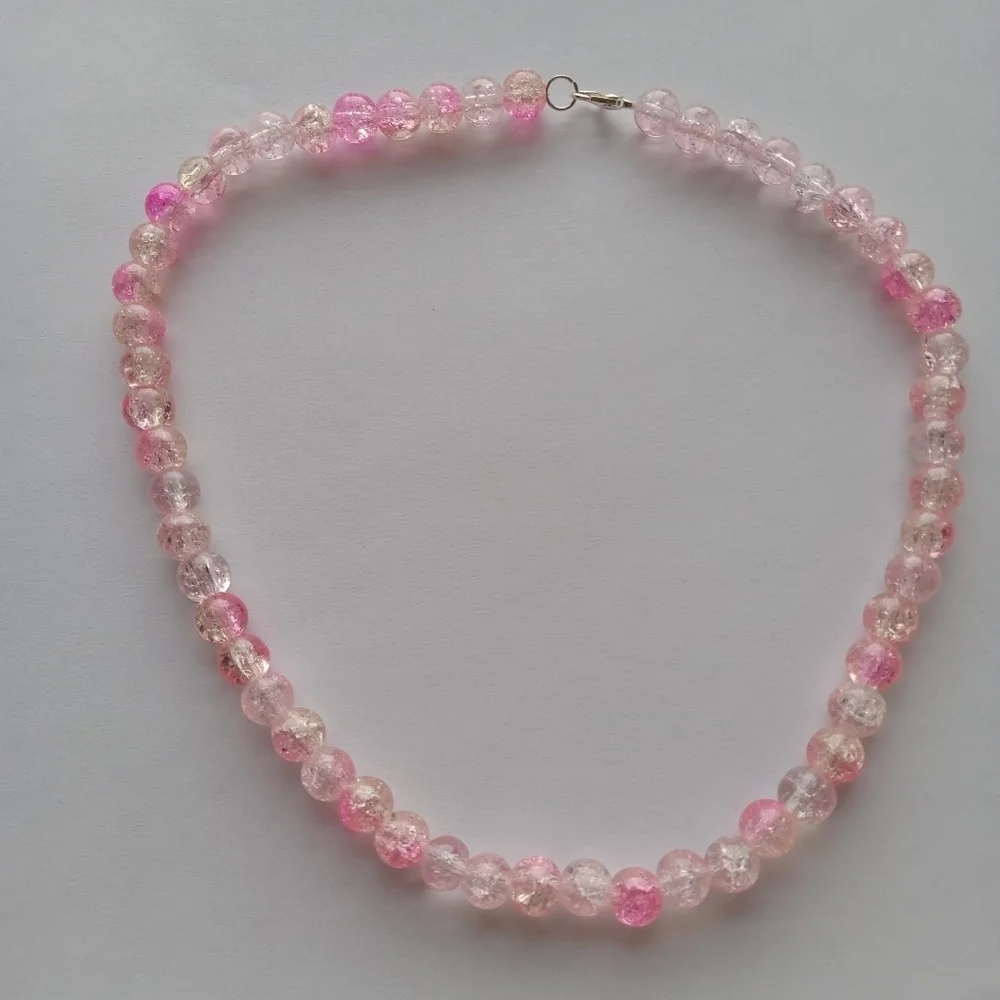 Pink glass  beaded  necklace - Picture 2 of 4